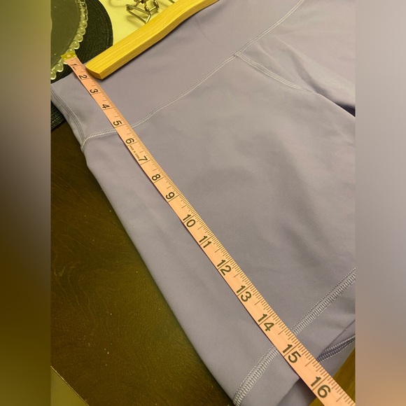 Lululemon short - Picture 5 of 6